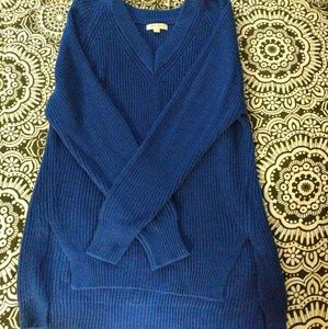 Long sleeved blue sweater